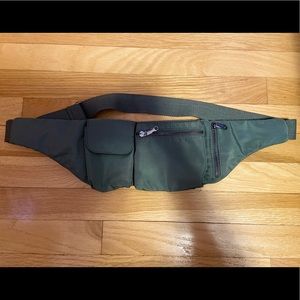 Wild Fable Women’s Green Fanny Pack Bag With Zippers